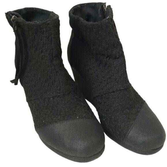 TOMS Avery Black Wedge Heel Boot Womens 7 Boho Tassel - Picture 3 of 6